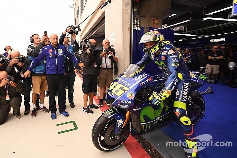 Aragon, Libere 1: Marquez svetta sull'umido, Rossi 18esimo