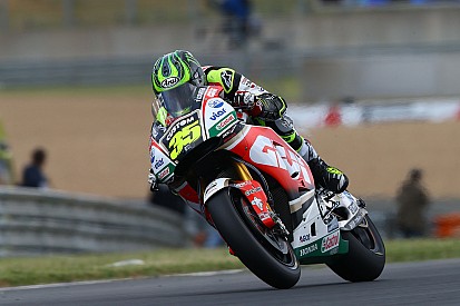 Crutchlow sorprende con la mejor vuelta del día; fea caída de Viñales
