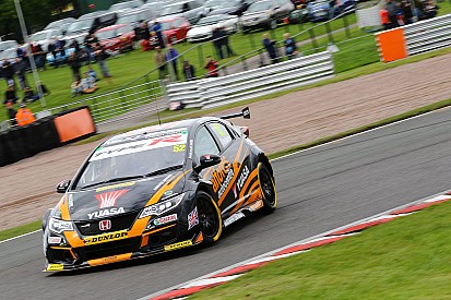 Oulton Park BTCC: Shedden wins Race 3 to extend points lead