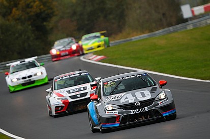 Al Nordschleife è grande festa per la Opel Astra della Kissling Motorsport