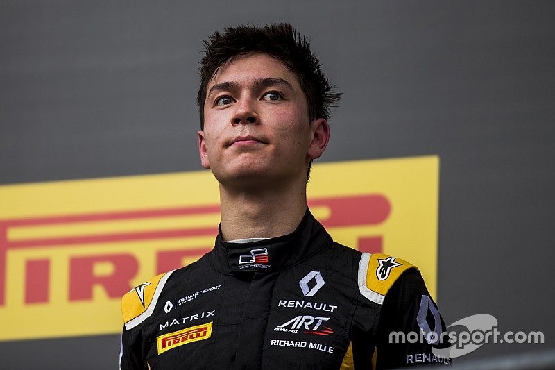 GP3参戦中のエイトケン、ヘレスで初F1走行。2012年マシンでテスト
