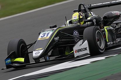 F3 Silverstone: Norris oppermachtig in eerste race