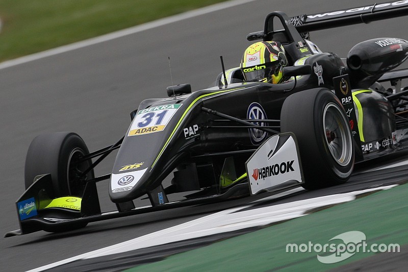 F3 Silverstone: Norris oppermachtig in eerste race