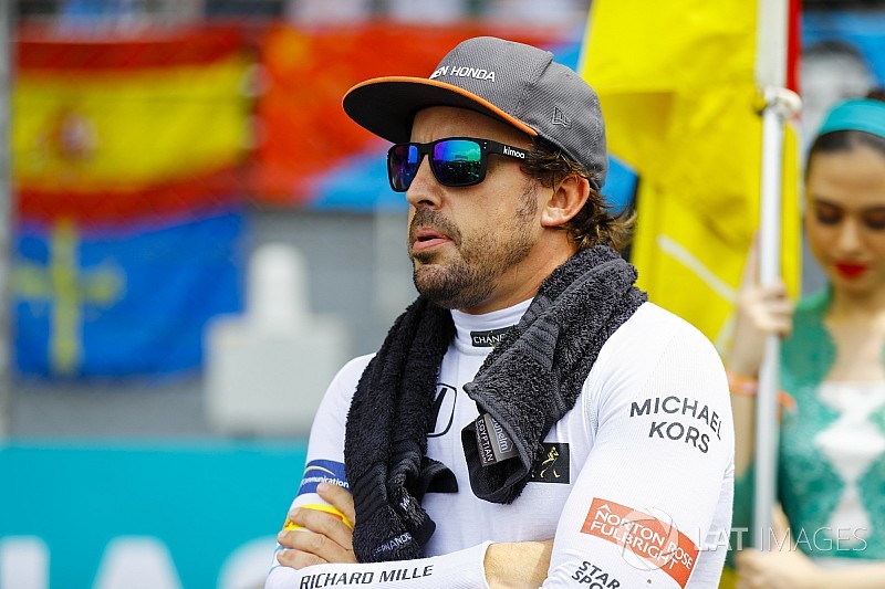 Alonso sebut kemenangan Red Bull di Malaysia beri McLaren tekanan