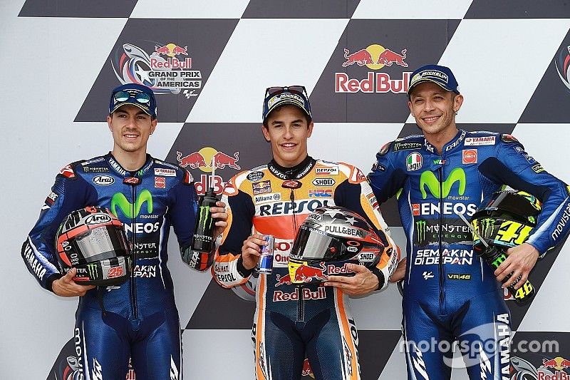 Ganador de la pole Marc Márquez, Repsol Honda Team, segundo Maverick Viñales, Yamaha Factory Racing 