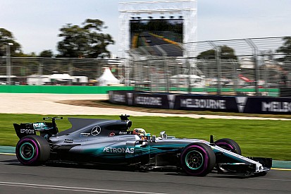 Hamilton sigue dominando en Melbourne