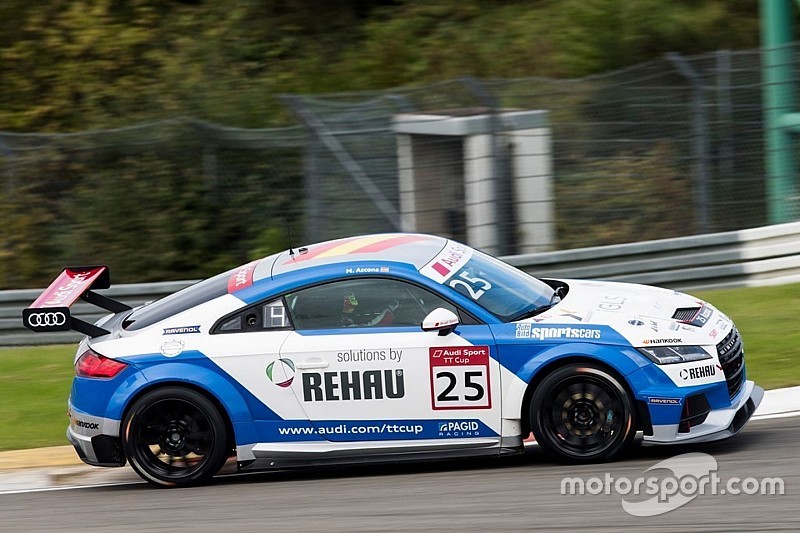 Doble victoria de Azcona en Nurburgring para situarse líder de la Audi Sport TT Cup