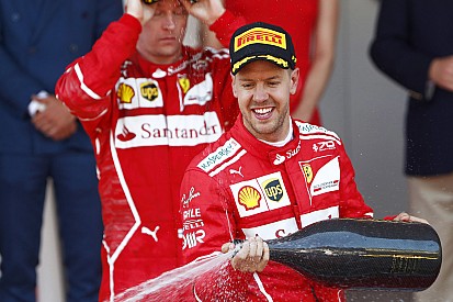 Феттель встал на защиту тактики Ferrari на пит-стопах