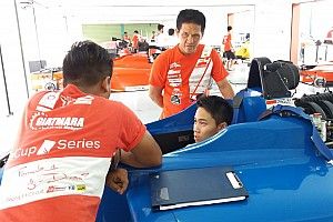Presley Martono nyaman dengan mobilnya di Sentul