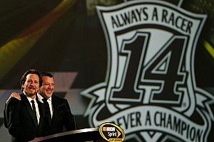 Tony Stewart "honored" by surprise guest at NASCAR Awards