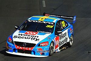 Clipsal 500 V8s: McLaughlin storms to provisional Sunday pole
