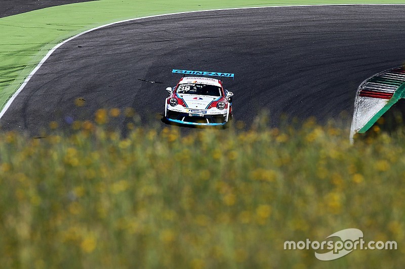 Carrera Cup Italia, Mugello: Kujala e Mosca penalizzati, gara 1 è di Iaquinta