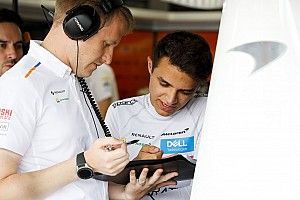 Feliratozva Norris kiakadása a McLaren drámai kiesése miatt