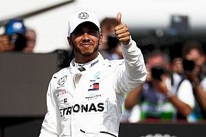 "Não sei o que nós fizemos", diz Hamilton após pole na Alemanha