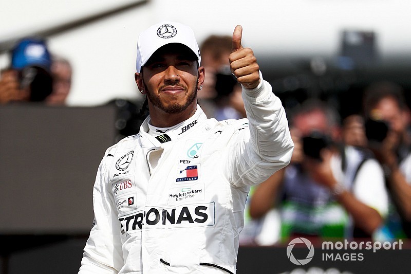 "Não sei o que nós fizemos", diz Hamilton após pole na Alemanha