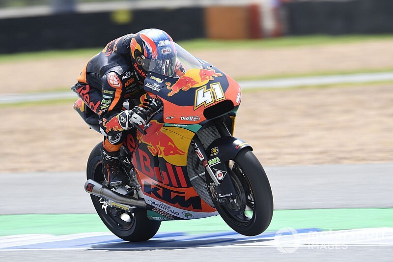 Moto2, Motegi, Libere 1: Binder beffa Nagashima, Manzi sesto
