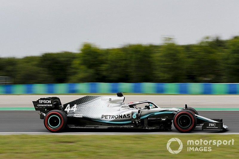 Hamilton supera a Verstappen por 13 milésimas en la práctica 3