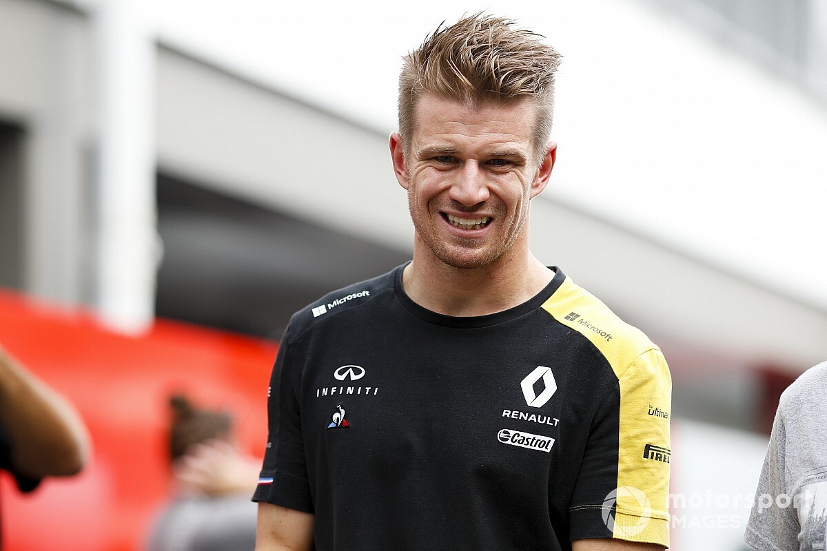 Hülkenberg a „Zöld pokolban” gyakorol egy Porsche GT2 RS MR-rel: képek