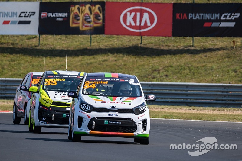 Galeria - wyniki pierwszego wyścigu na Autodromie Most