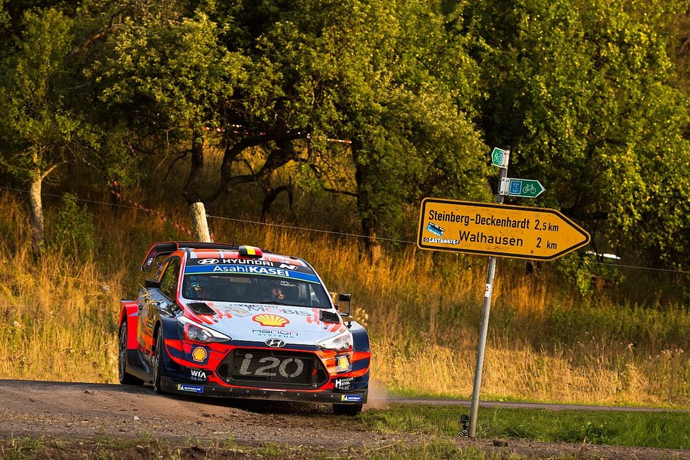 Neuville's Rally Germany win hopes dashed by puncture
