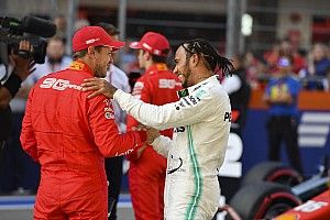 Hamilton nem kérne a Ferrari filozófiájából