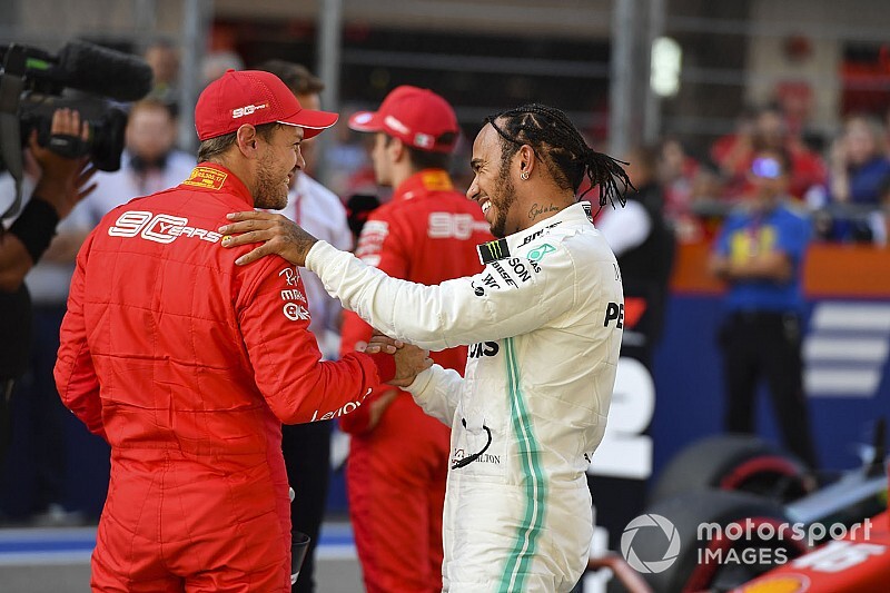 Hamilton nem kérne a Ferrari filozófiájából
