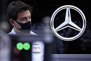 Wolff unimpressed by F1 rivals claiming "Armageddon" over Bottas pitlane spin
