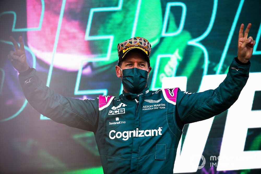 Azerbaycan'da günün pilotu Vettel