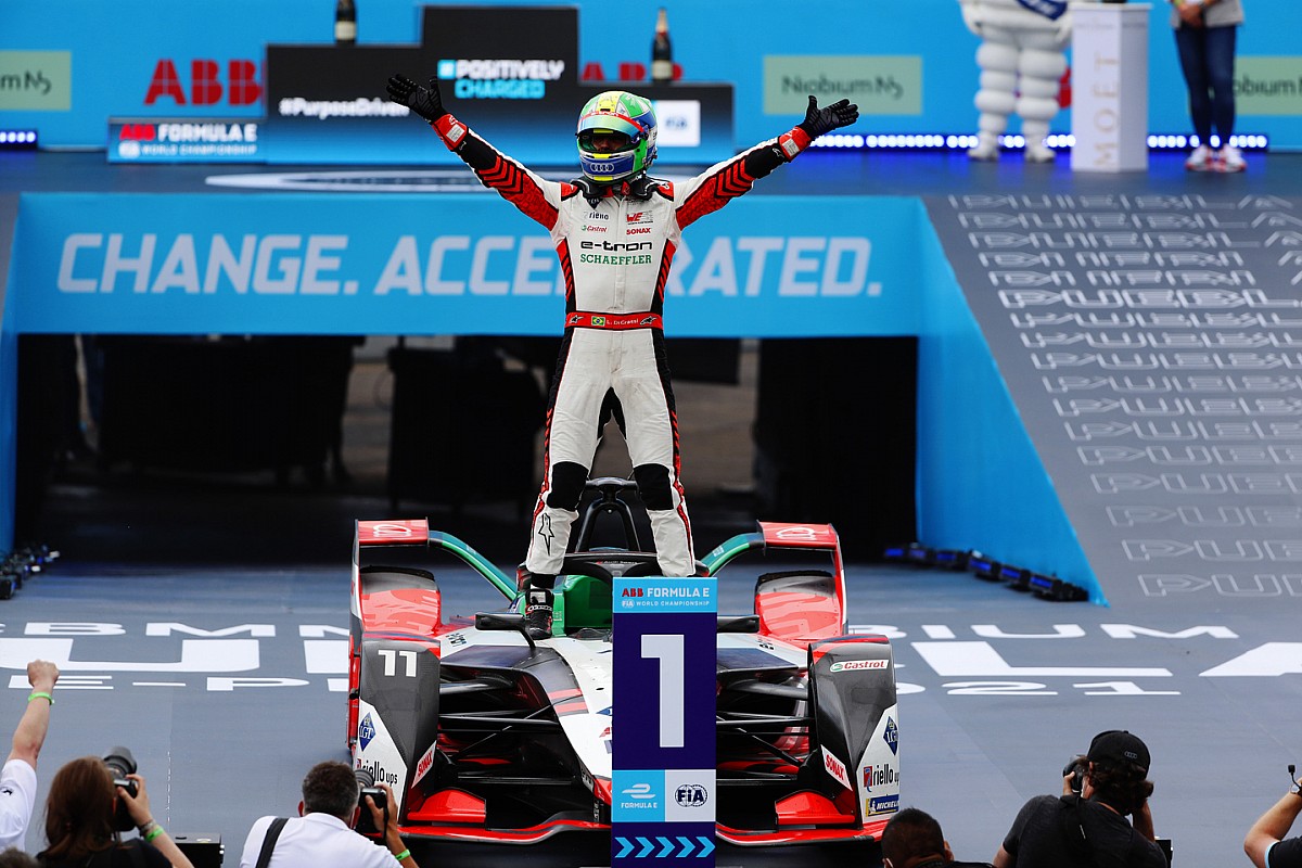 Di Grassi gana en controvertido final en México
