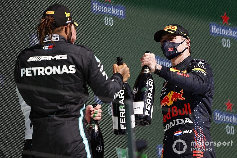 Hamilton over strijd met Verstappen: "Zullen elkaar beu zijn"