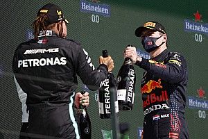 Hamilton dice que terminará "harto" de luchar contra Red Bull