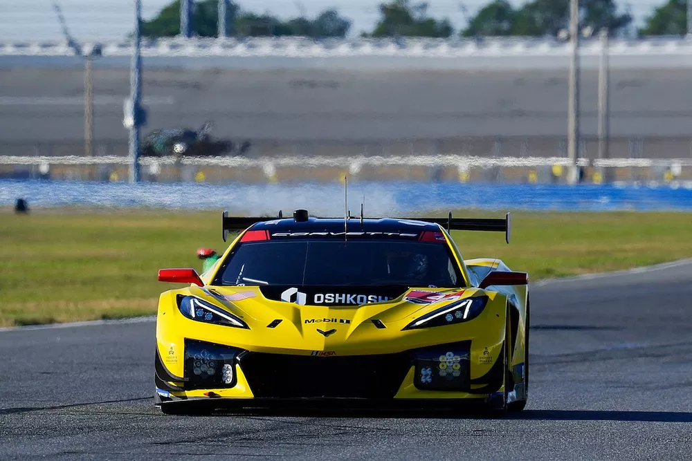 #4: Corvette Racing by Pratt Miller Motorsports, Corvette Z06 GT3.R, GTD PRO: Tommy Milner, Nicky Catsburg