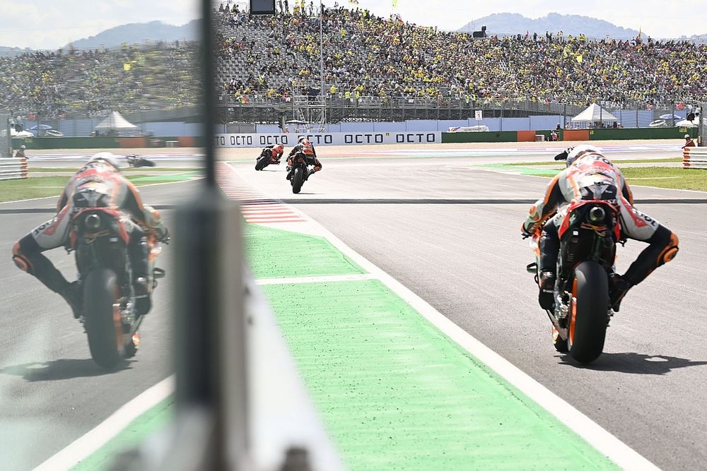 Pol Espargaró: “Hay que descubrir qué hacen las Ducati a una vuelta”