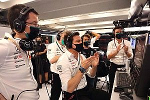 Wolff a Red Bullnak címezve: Nem érdekelnek a zavaró hangok