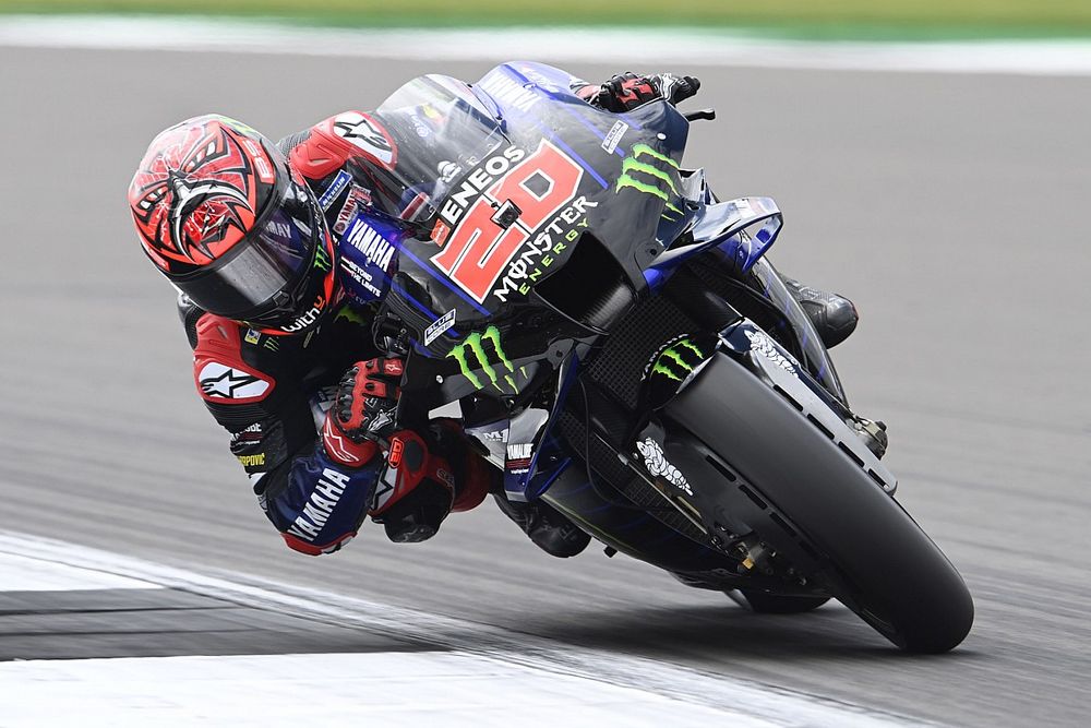 MotoGPイギリス決勝:クアルタラロ今季5勝目! エスパルガロ兄、意地の走りでアプリリアに初表彰台をプレゼント