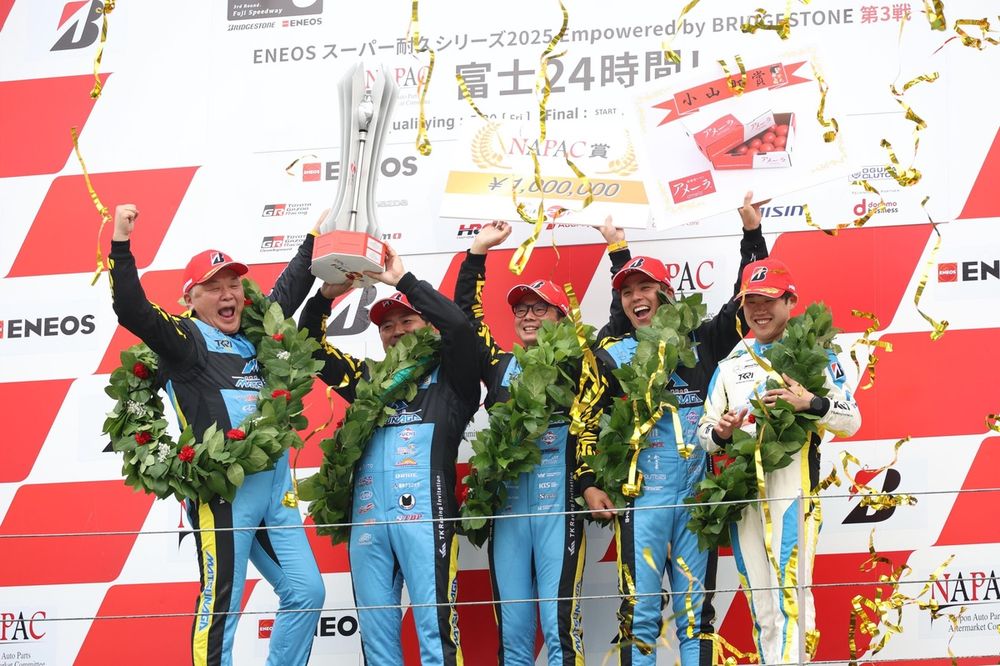 悪天候でスタートディレイから2度の中断。混乱の富士24時間はTKRI松永