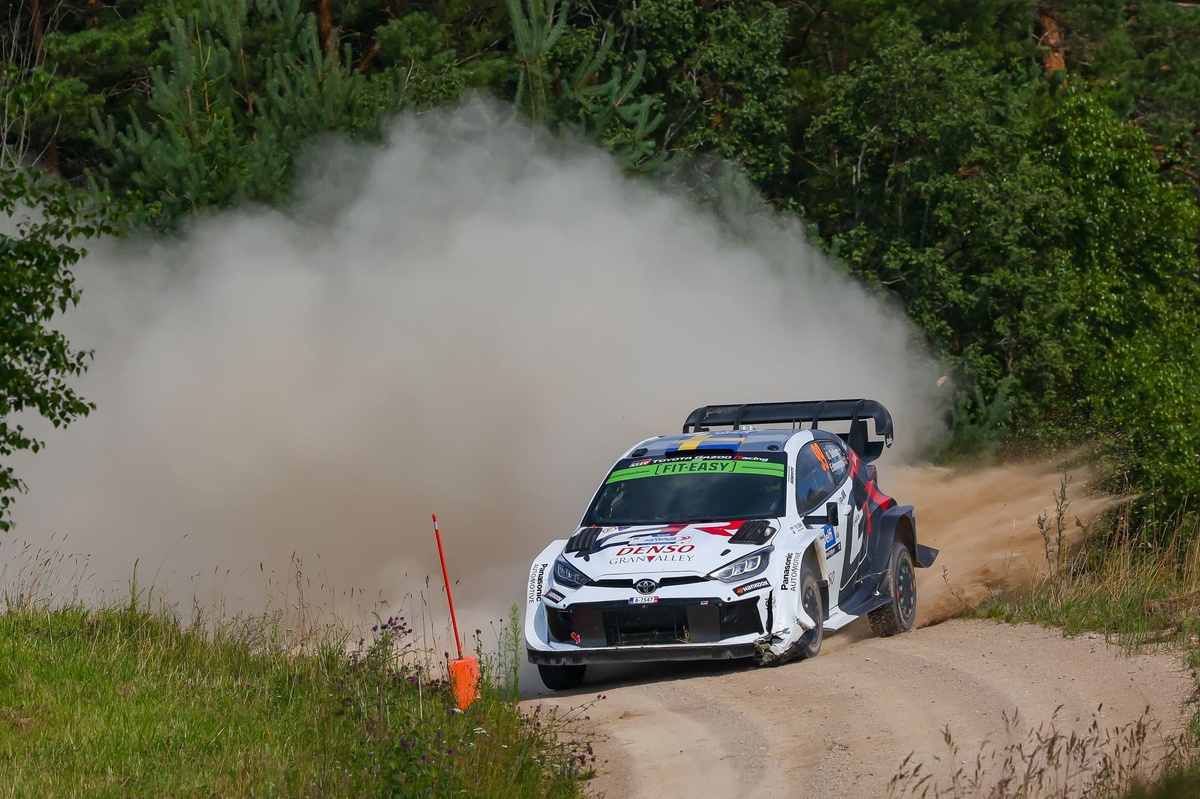 Oliver Solberg almost doubles Rally Estonia lead as charge continues