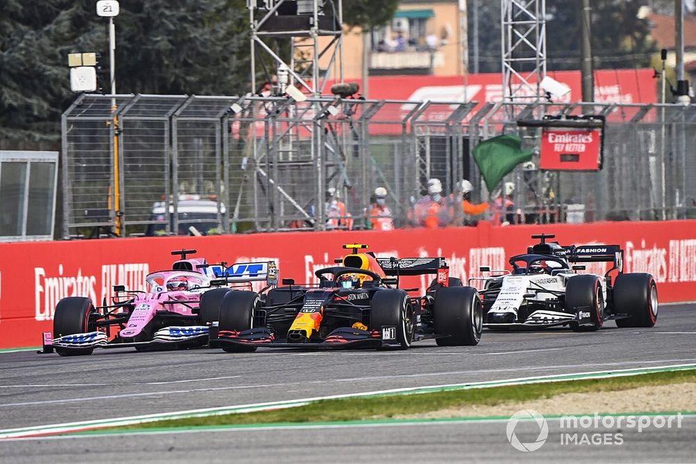 VIDEO: El adelantamiento de Sergio Pérez sobre Albon en Imola