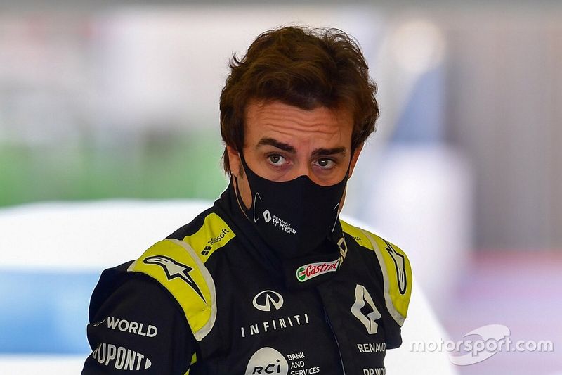 F1-coureur Alonso in ziekenhuis na aanrijding op racefiets