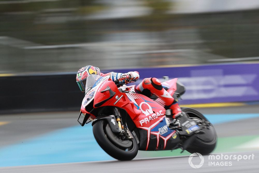 Miller excelleert op opdrogende baan in Le Mans en topt vrijdag