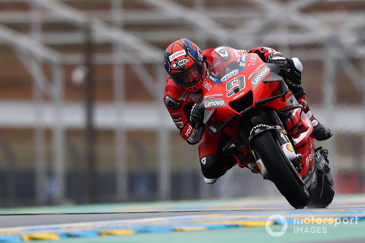 danilo-petrucci-ducati-team-1.jpg