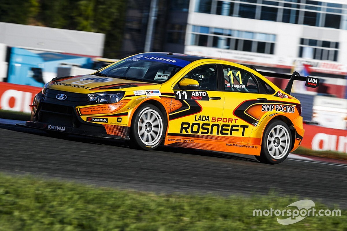 Lada и Hyundai выиграли по гонке на Moscow Raceway