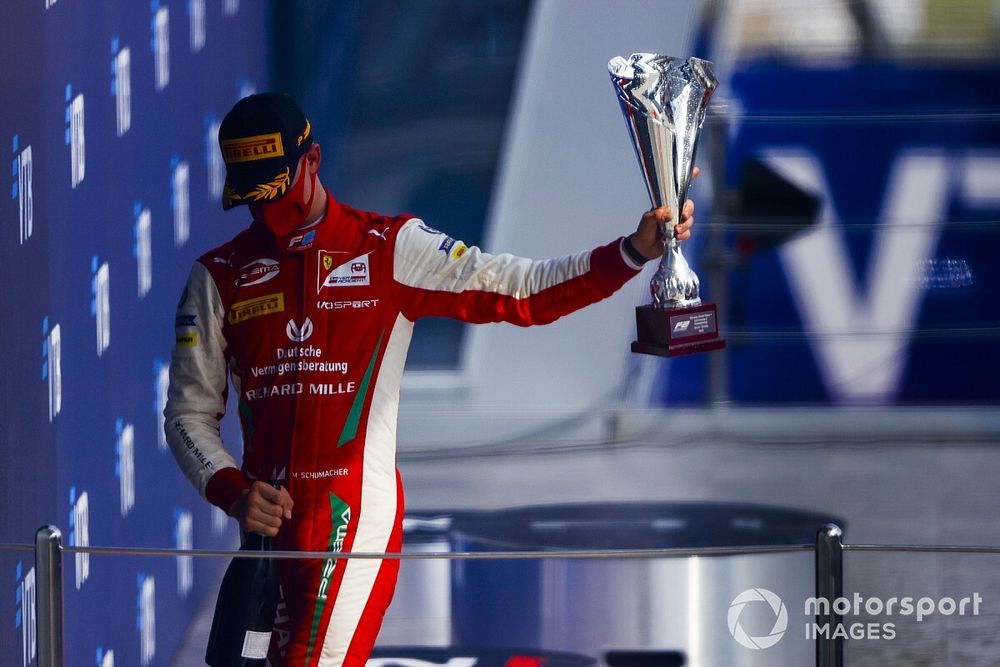 Magnussen: "Mick Schumacher, Haas için harika bir seçim olur"