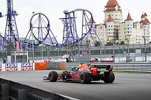 Albon geeft seconde toe op Verstappen: “Gat is beetje verwarrend”