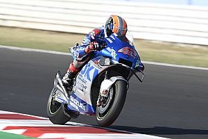 Rins: “Me quedé sin fuerza en el hombro y no pude con Valentino”