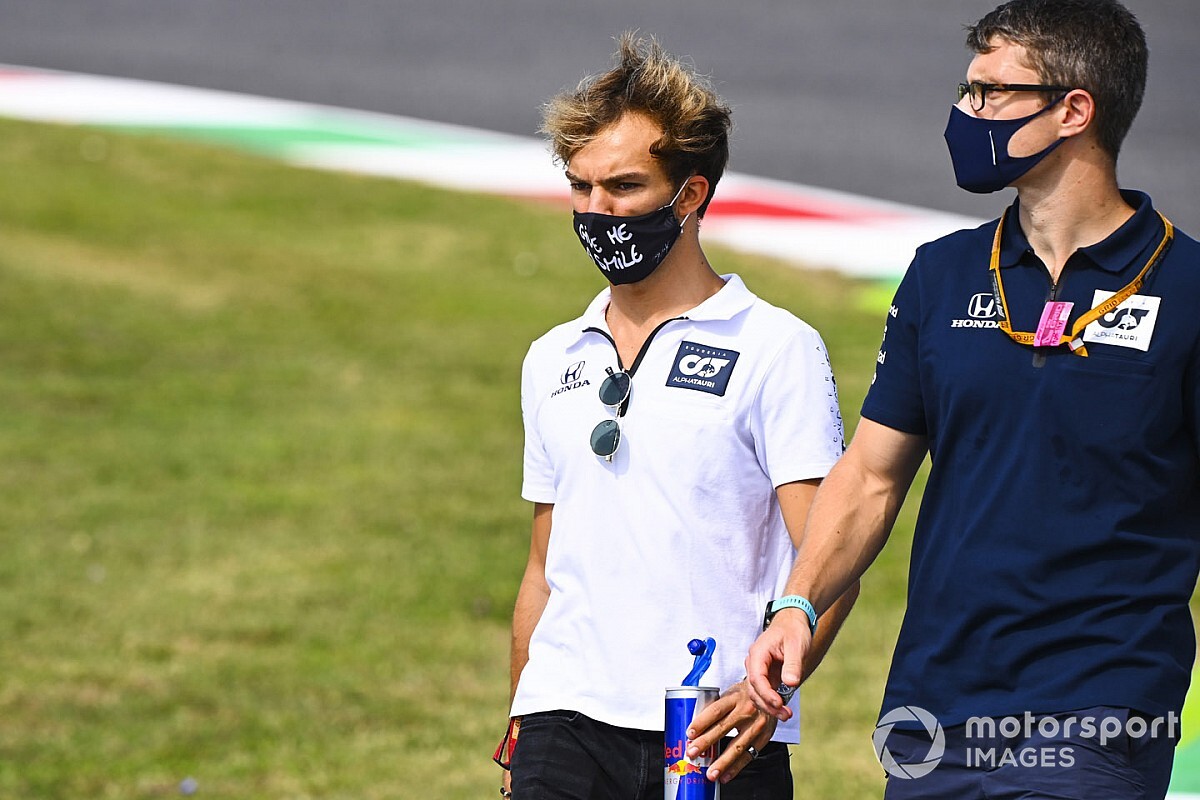 Vettel, "kazananlar kulübüne" dahil olan Gasly'i telefonda tebrik etmiş