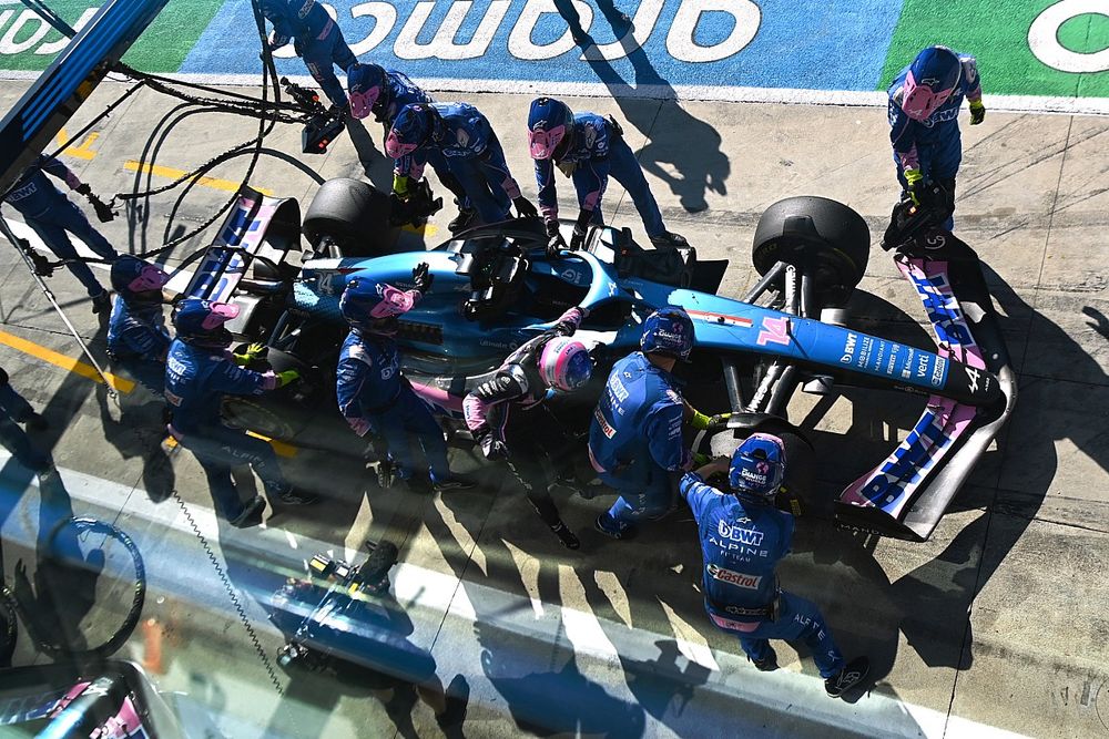 Hill, Alpine'in sürücülerle test yapmasını anlamıyor