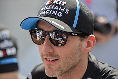 Kubica punge la Williams: "Sto facendo il passeggero, non il pilota"