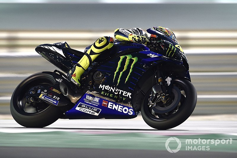 MotoGP, Losail, Libere 1: Valentino in vetta davanti a Lorenzo