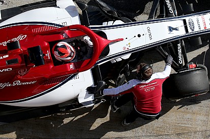 Скорость Alfa Romeo осталась загадкой для Райкконена